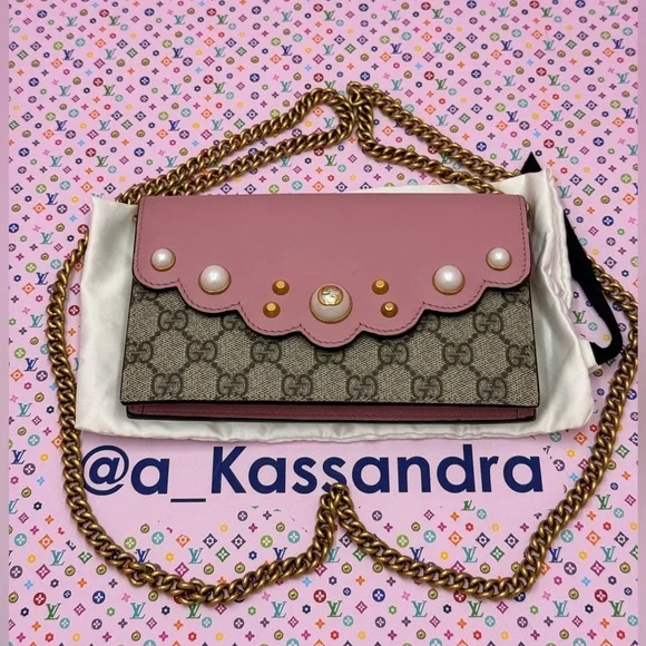 Gucci Supreme Limited Edition WOC Pearly Flap - Picture 4 of 12